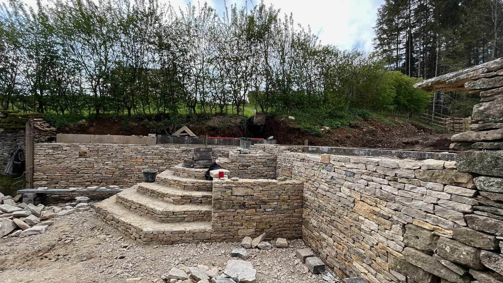 Cotswolds drystone walling with steps;